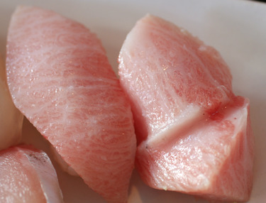 Kuromaguro Toro ~ Nigiri Specials ~ (1 piece) black tuna belly from Japan