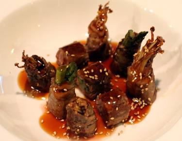 Beef Enoki & Asparagus Maki